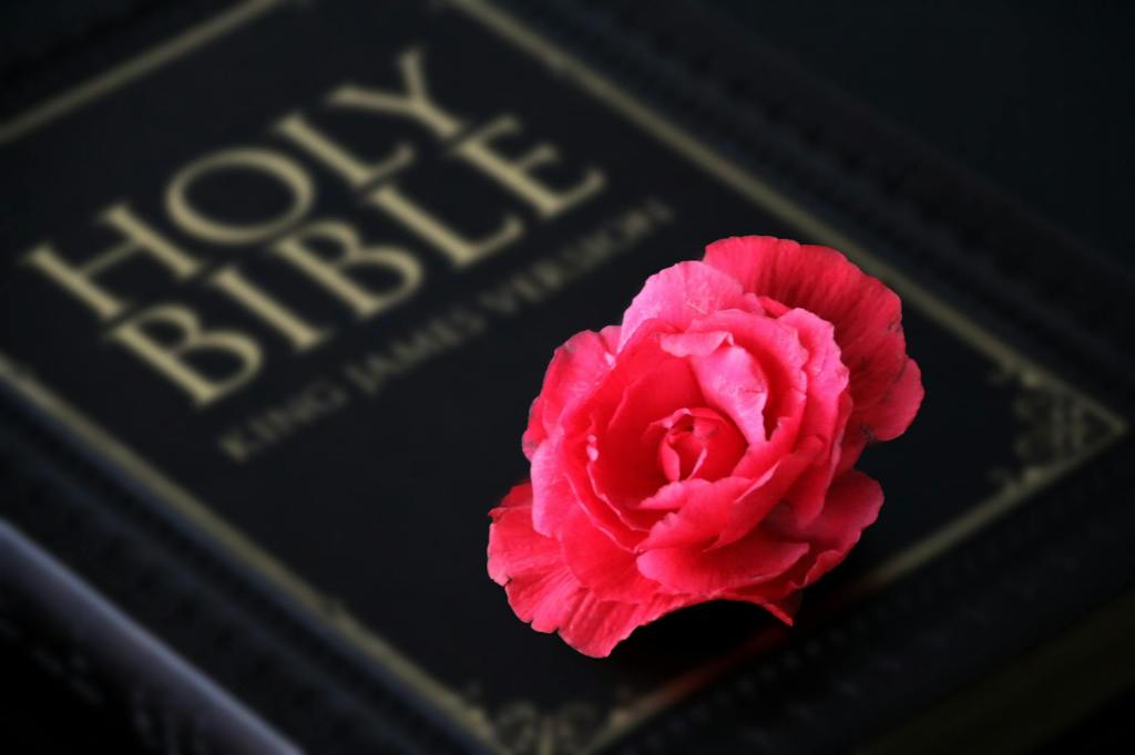 5 Reasons Why I Use the King James Version of the&nbsp;Bible